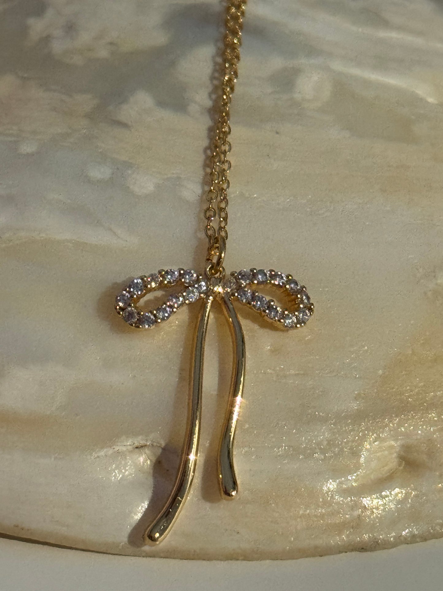 BOW NECKLACE GOLD