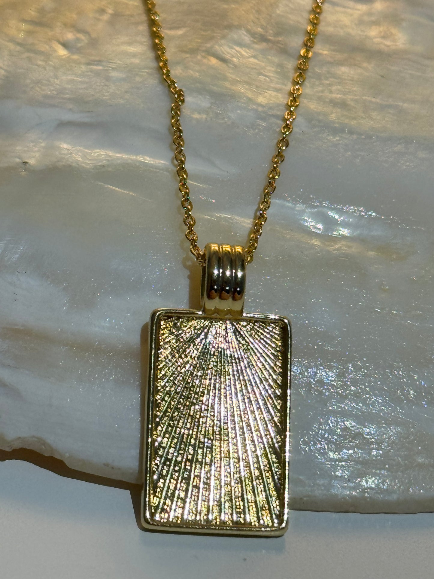 SUNBURST NECKLACE GOLD